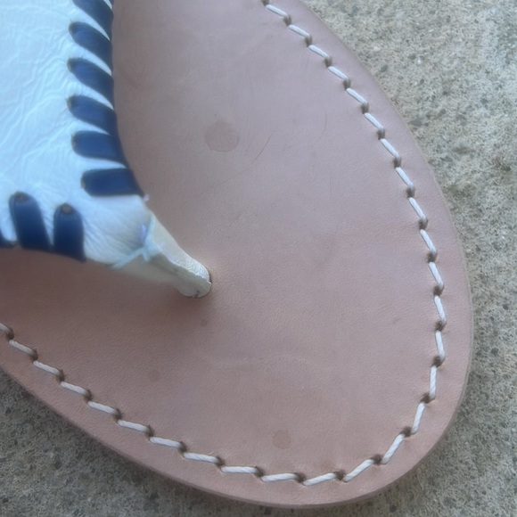 Jack Rogers Pickleball Embroidered White Whipstitch Flat Sandal Women's Size 8.5 - Picture 2 of 7